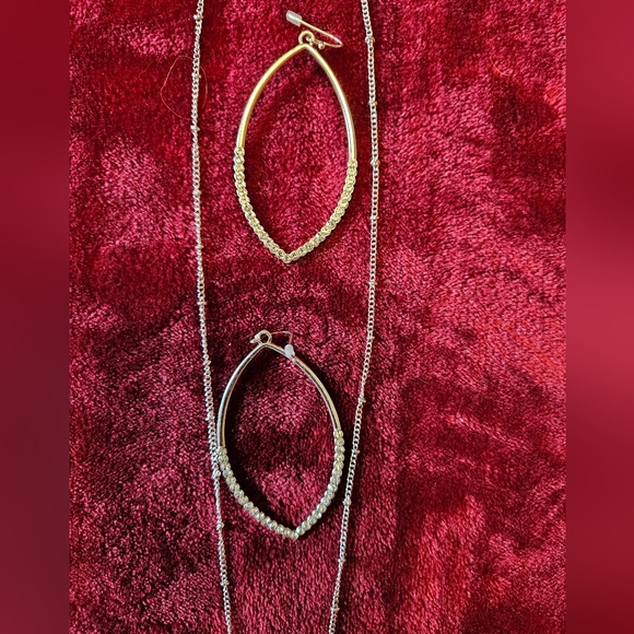 Lot of Necklaces & Earrings - Picture 4 of 5